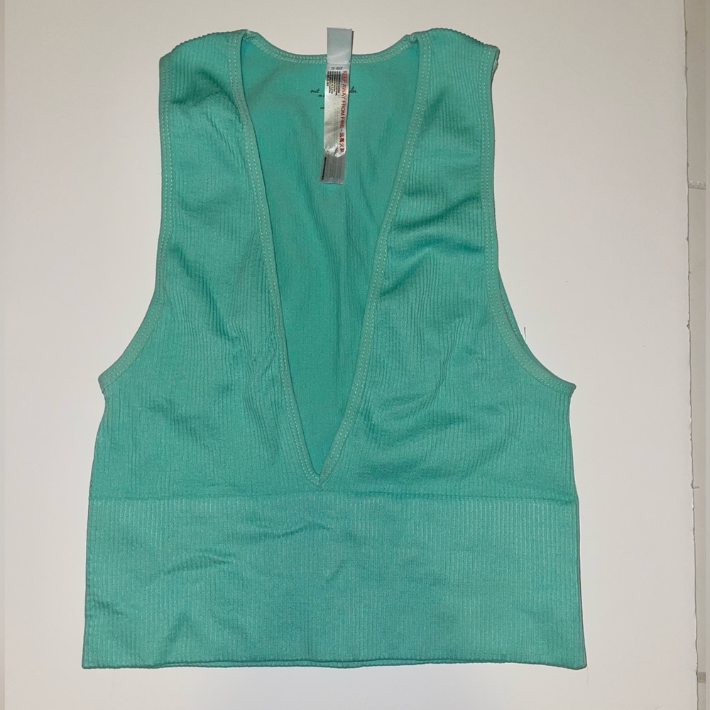 Out From Under Seamless V Neck Crop Top, size S/P